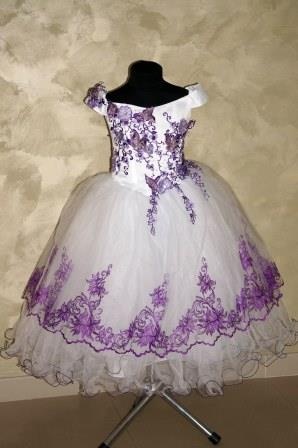 Платье белое с фиолетовым, бабочки