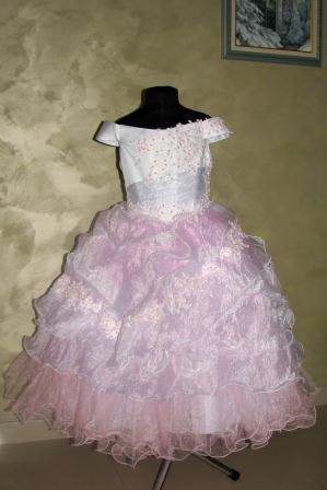 Платье бело-розовое длинное